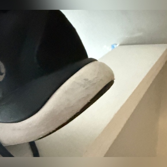 Lululemon Women’s Chargeful 2 Mid Workout Athletic Sneakers - Picture 9 of 16